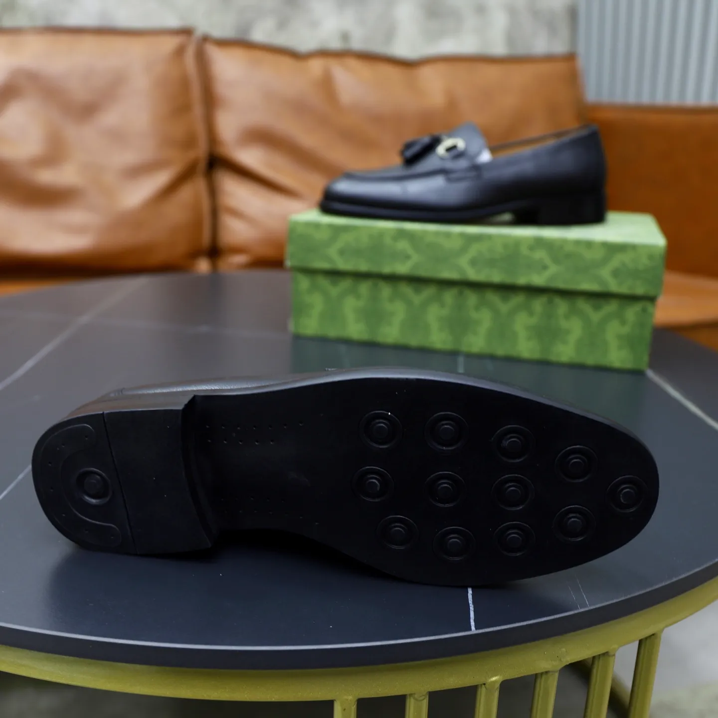 Men's shoes: 480💰🙅‍♂️🙅‍♂️🙅‍♂️ Brand: Gucci GuCCI Standard code: Men's code 38-44 (45 can be customized) Grade: Same style as the official website Original order quality Material: Original cowhide surface Comfortable lining Original outsole Style category: Men's fashionable casual leather shoes Distinguished big-name luxury elements Top luxury Color: actual picture color